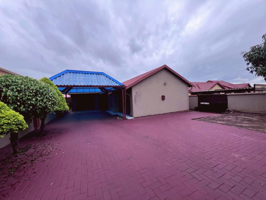 3 Bedroom Property for Sale in Tlhabane West North West